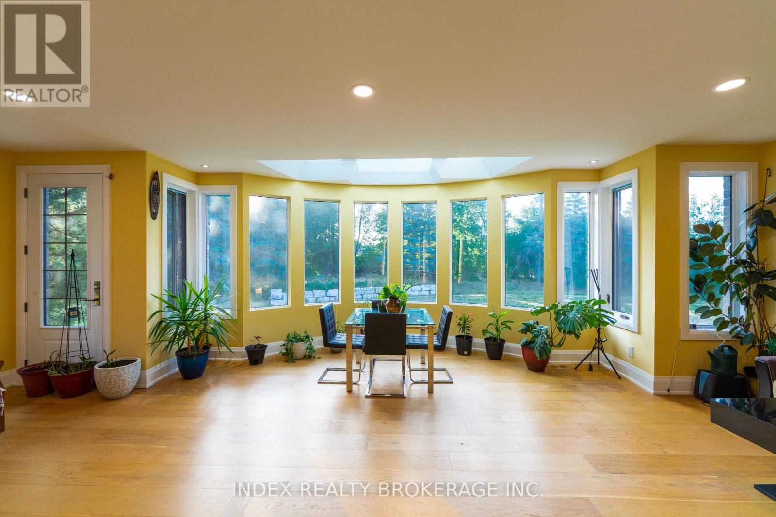 20 GLASSFORD COURT Image 11