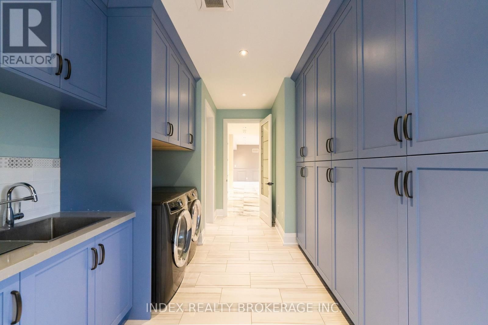 20 GLASSFORD COURT Image 13