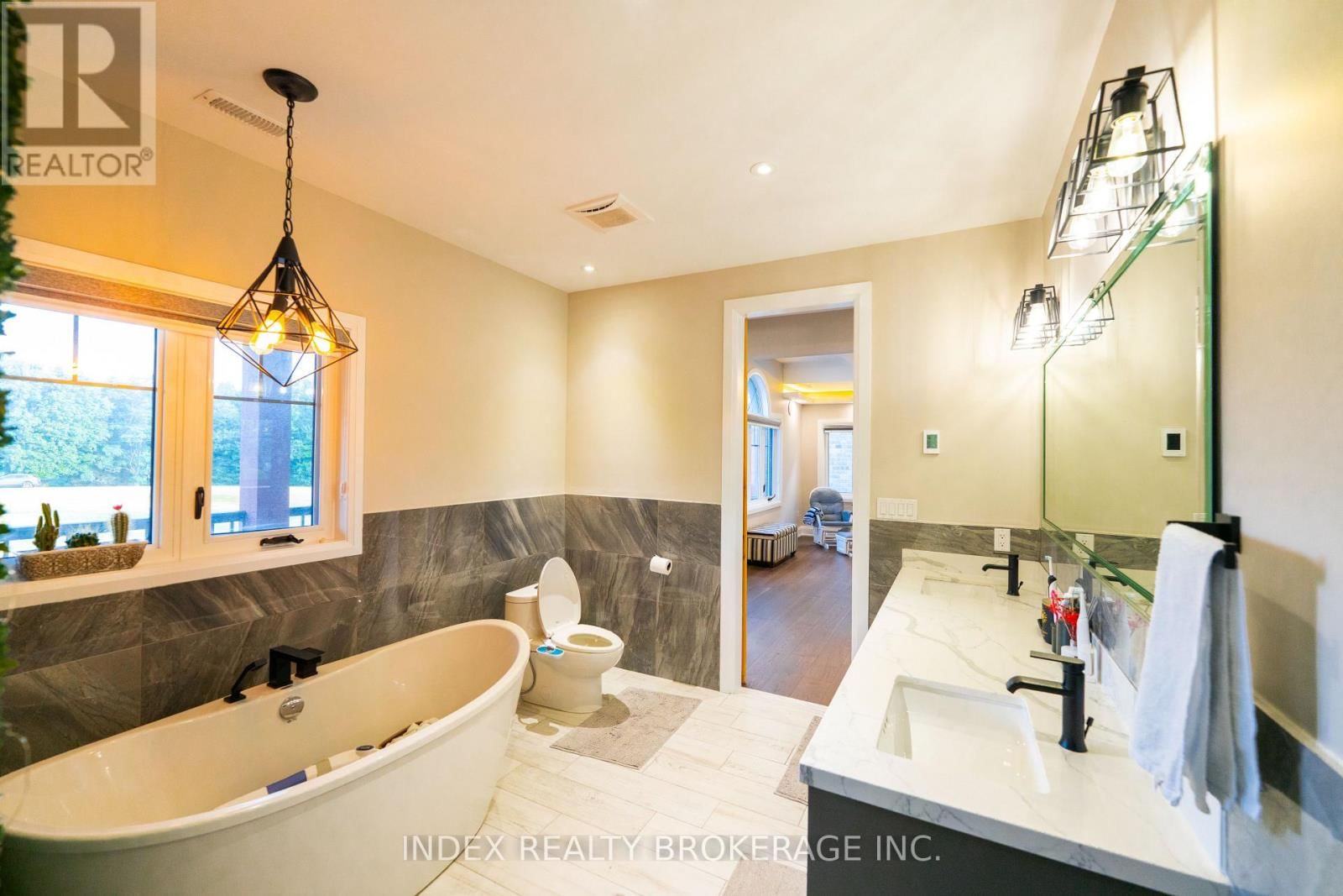 20 GLASSFORD COURT Image 20