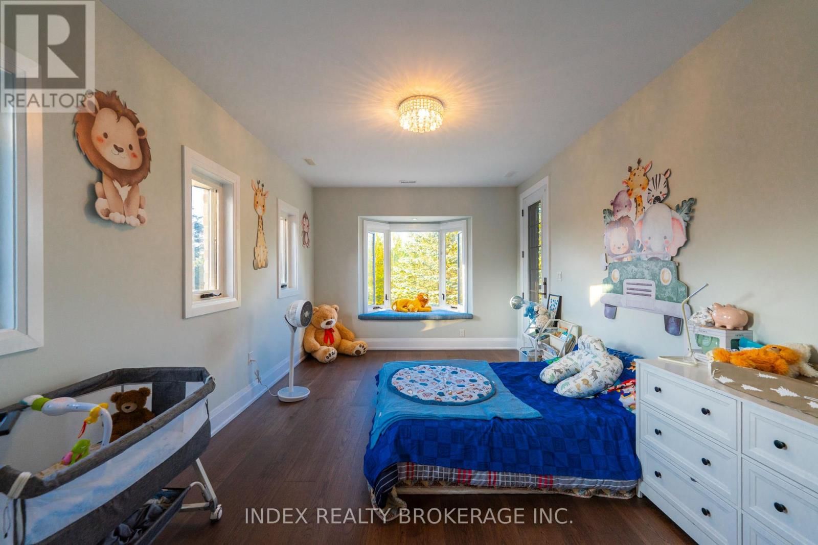 20 GLASSFORD COURT Image 22