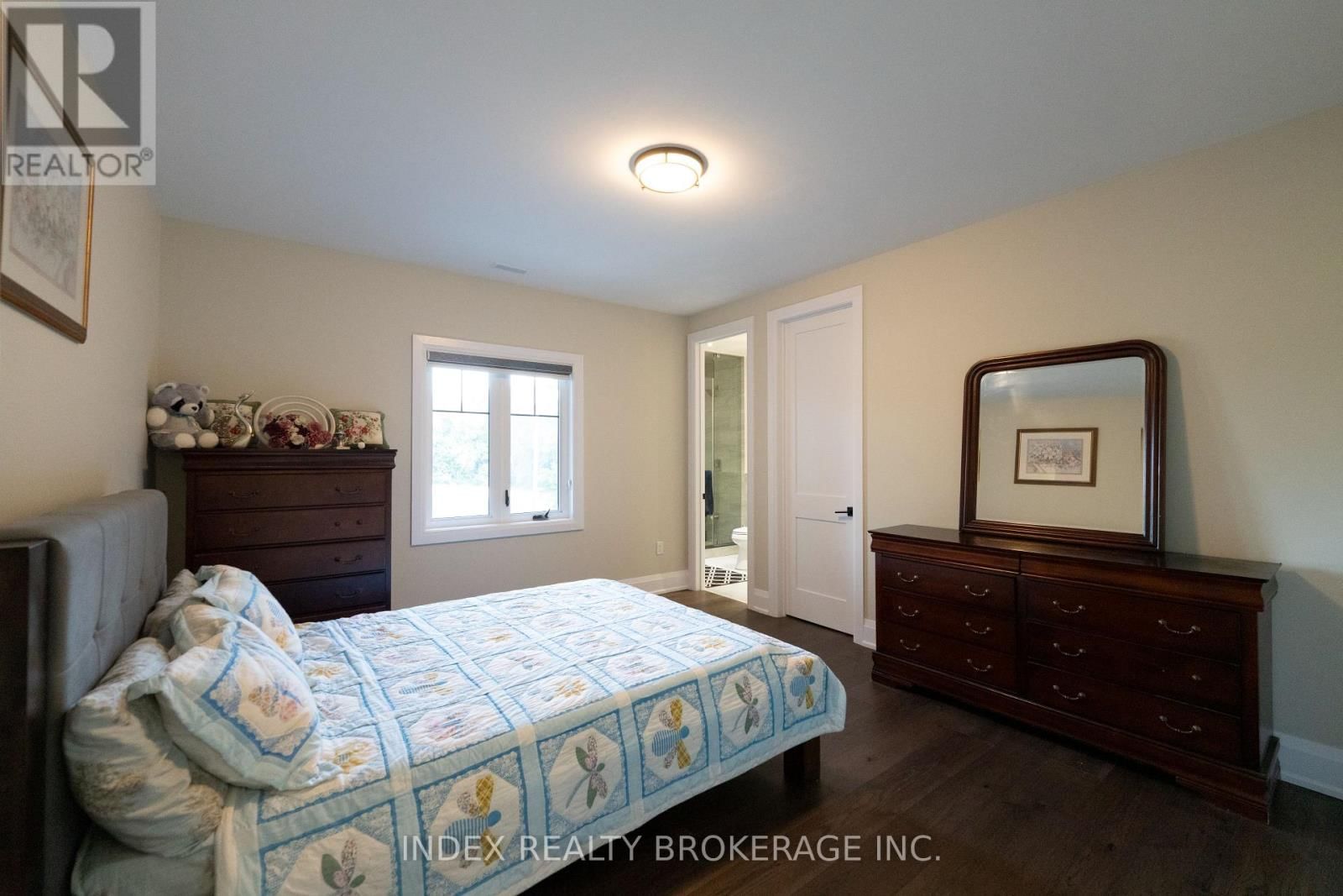 20 GLASSFORD COURT Image 28