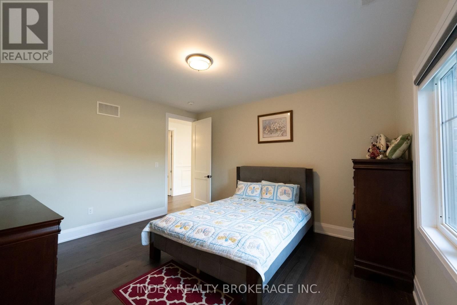 20 GLASSFORD COURT Image 29