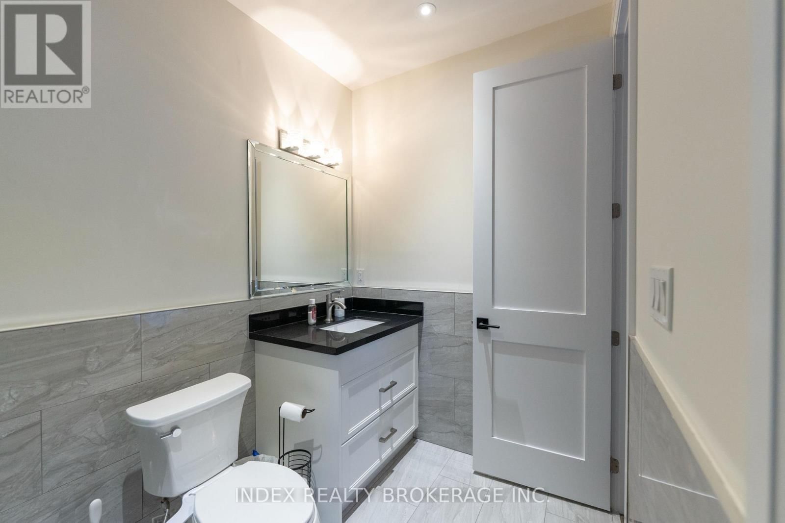 20 GLASSFORD COURT Image 31