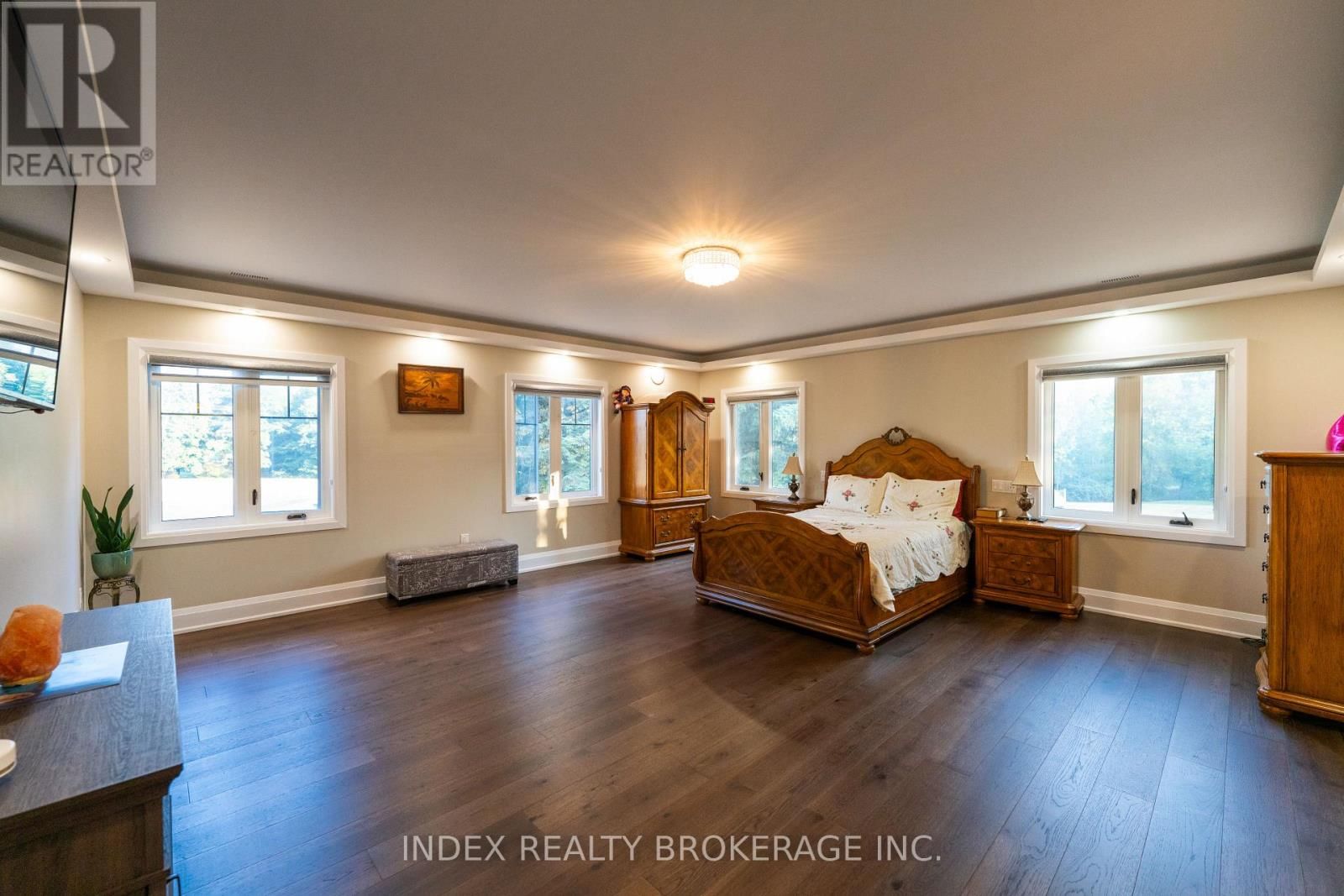 20 GLASSFORD COURT Image 32