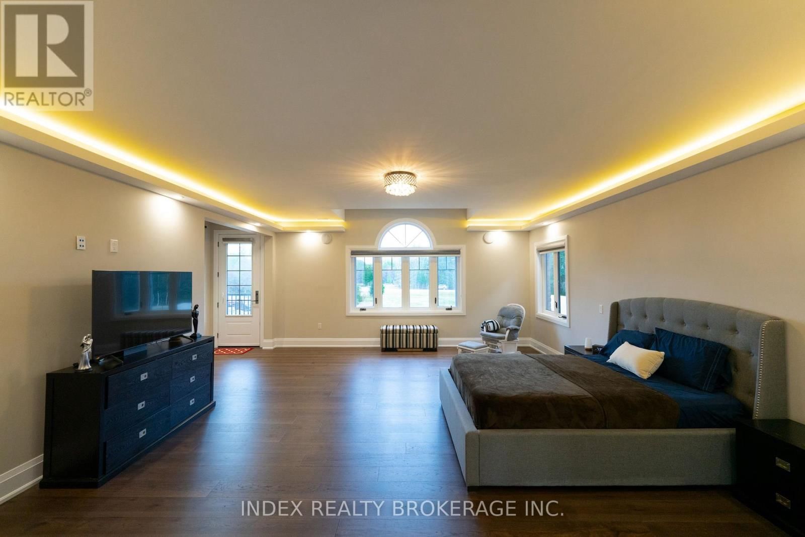 20 GLASSFORD COURT Image 38