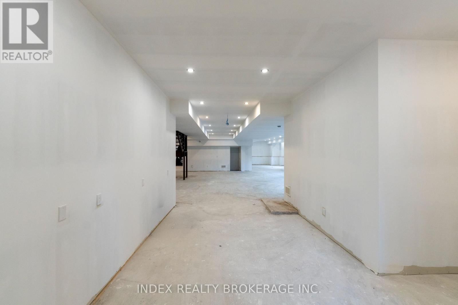 20 GLASSFORD COURT Image 40