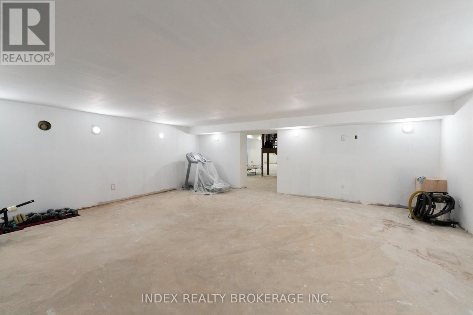 20 GLASSFORD COURT Image 44