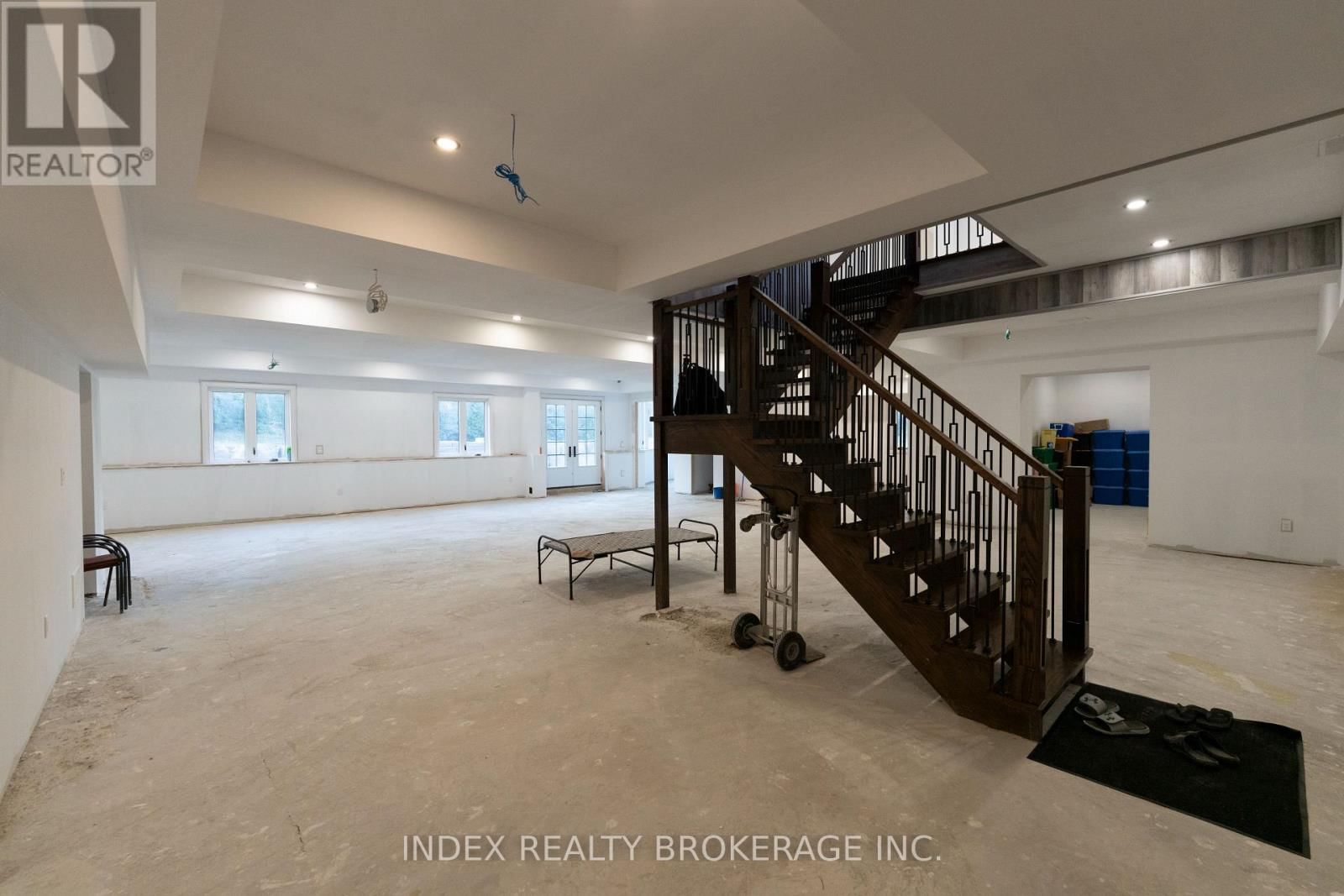 20 GLASSFORD COURT Image 45