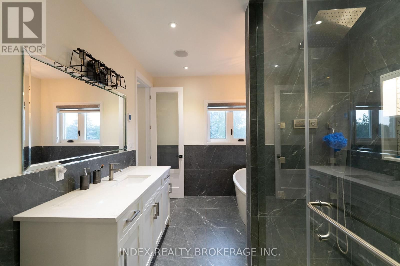 20 GLASSFORD COURT Image 48