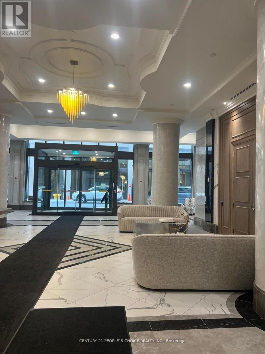 2501 - 30 ELM DRIVE Image 2