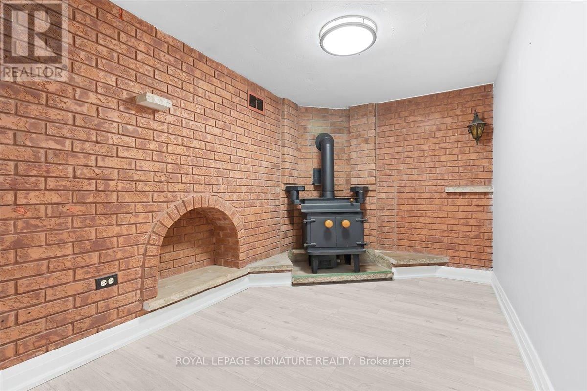 90A BICKNELL AVENUE Image 19