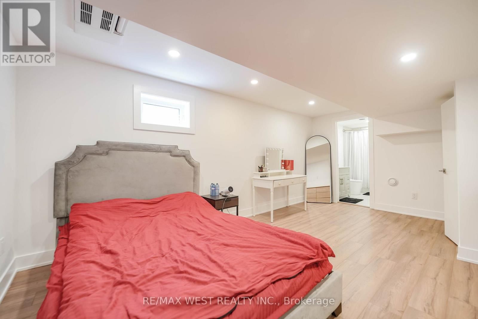 4296 CLAYPINE RISE Image 16