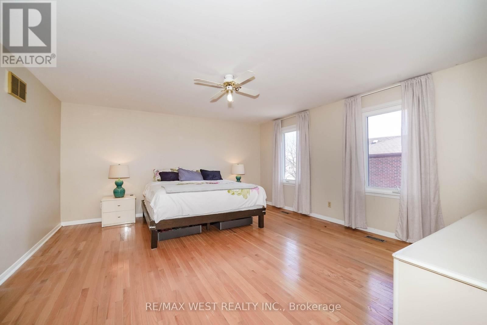 4296 CLAYPINE RISE Image 9