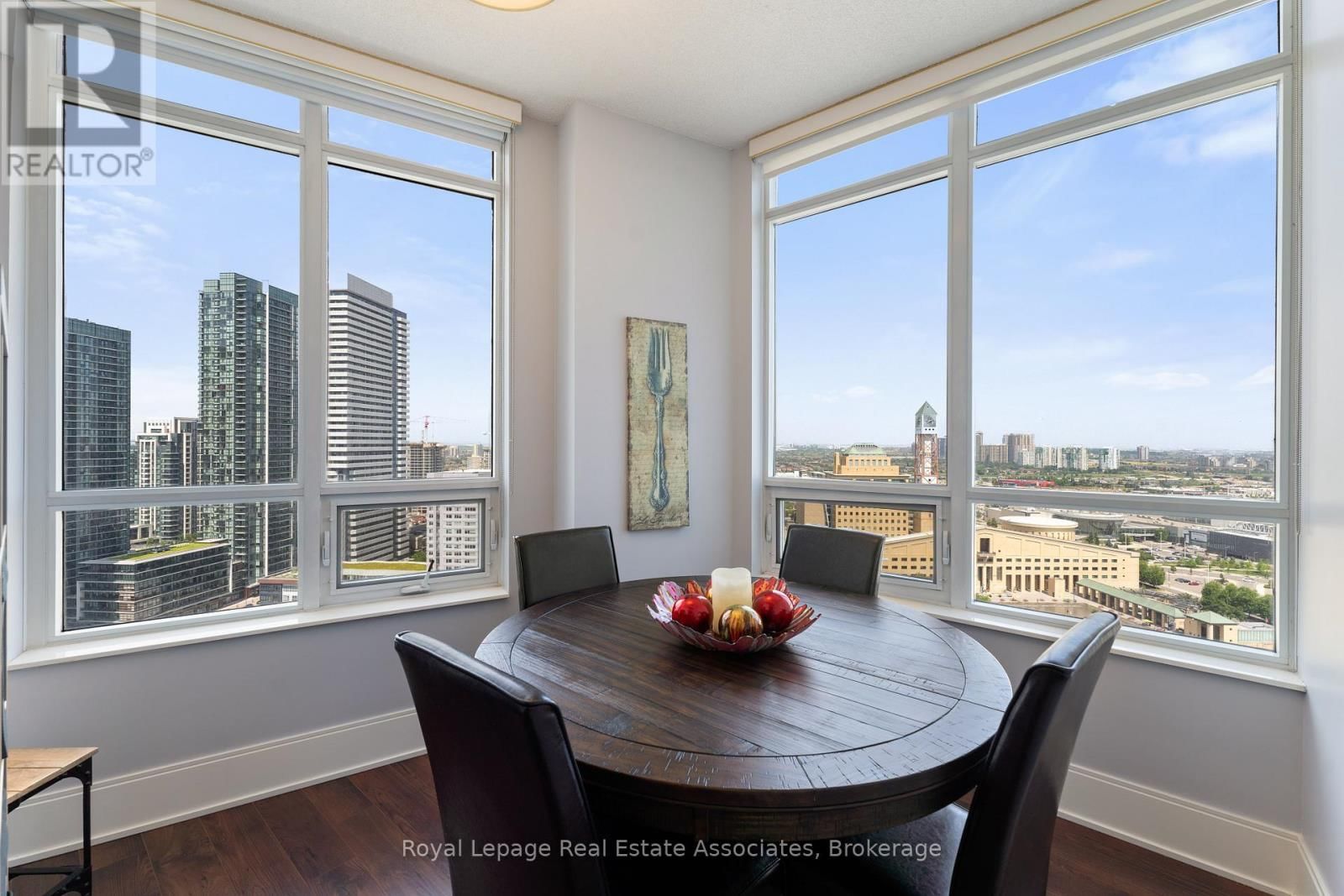 2604 - 330 BURNHAMTHORPE ROAD WEST Image 12