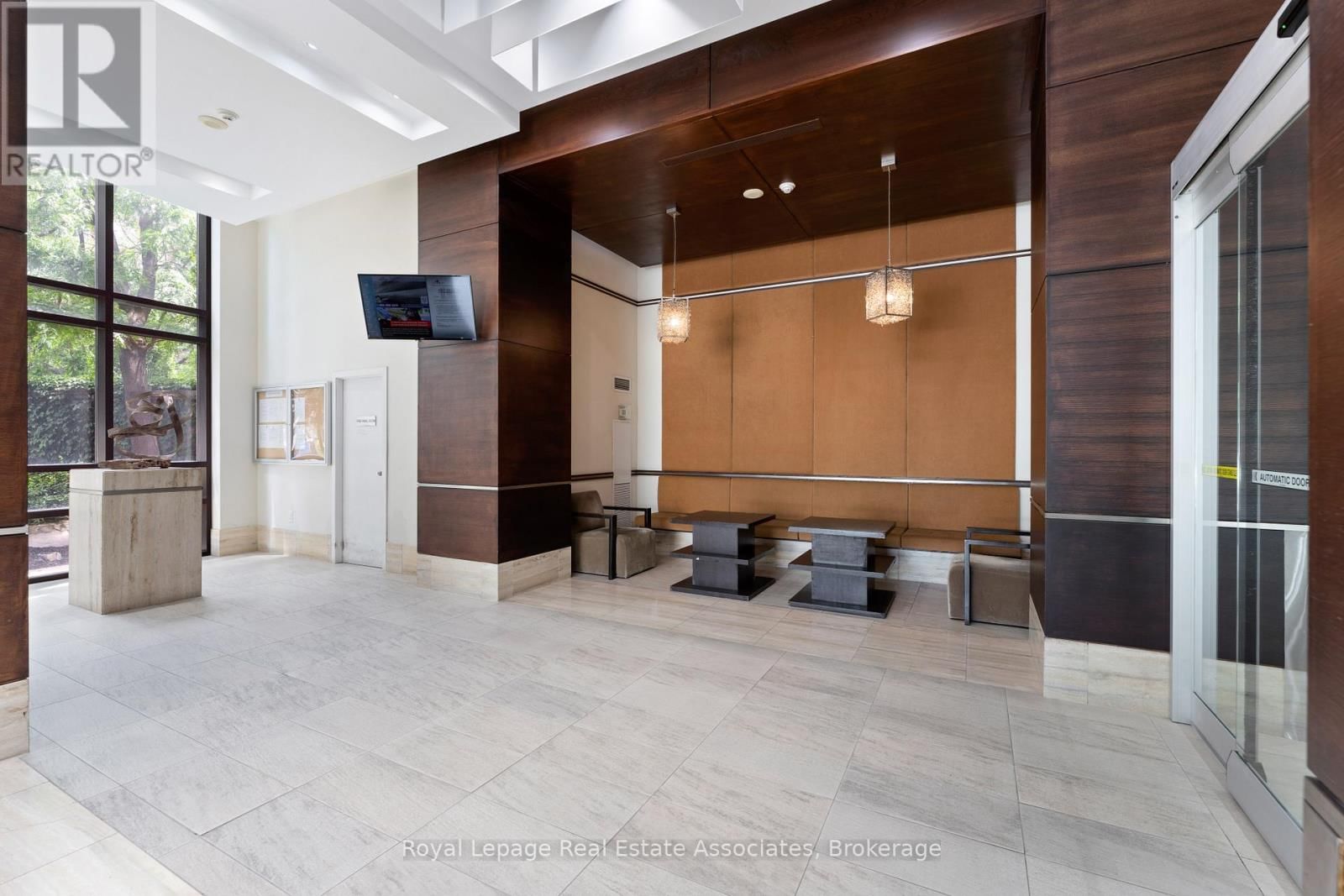 2604 - 330 BURNHAMTHORPE ROAD WEST Image 24