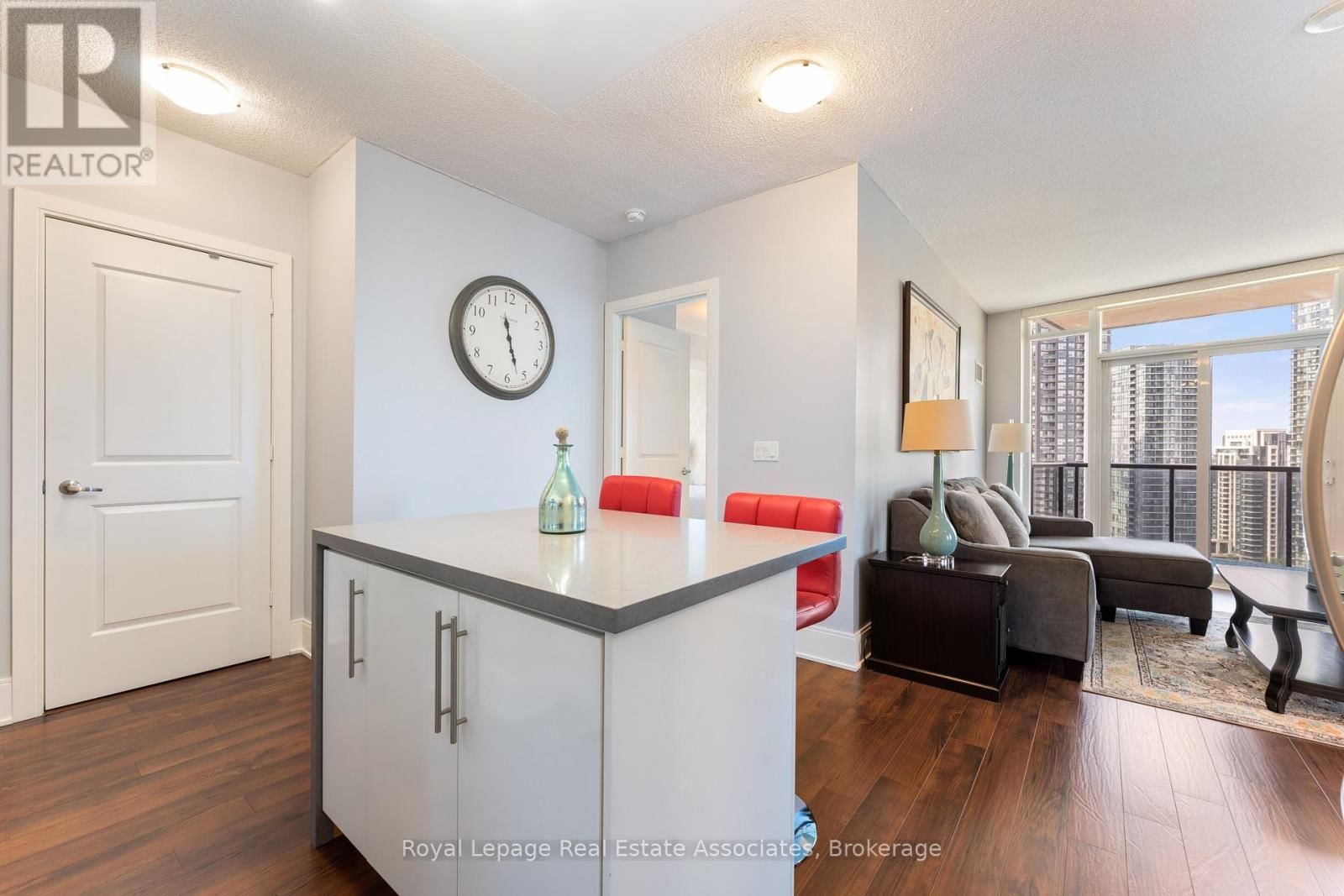 2604 - 330 BURNHAMTHORPE ROAD WEST Image 5