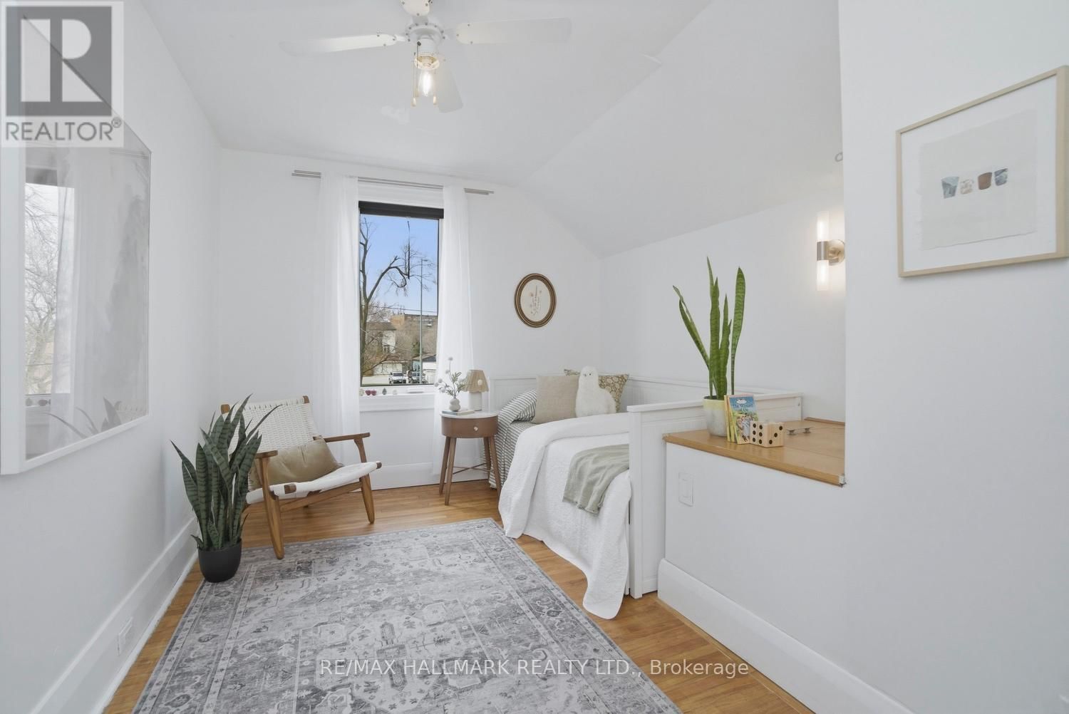 263 HUMBERCREST BOULEVARD Image 10