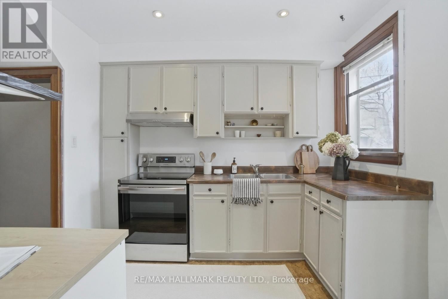 263 HUMBERCREST BOULEVARD Image 5