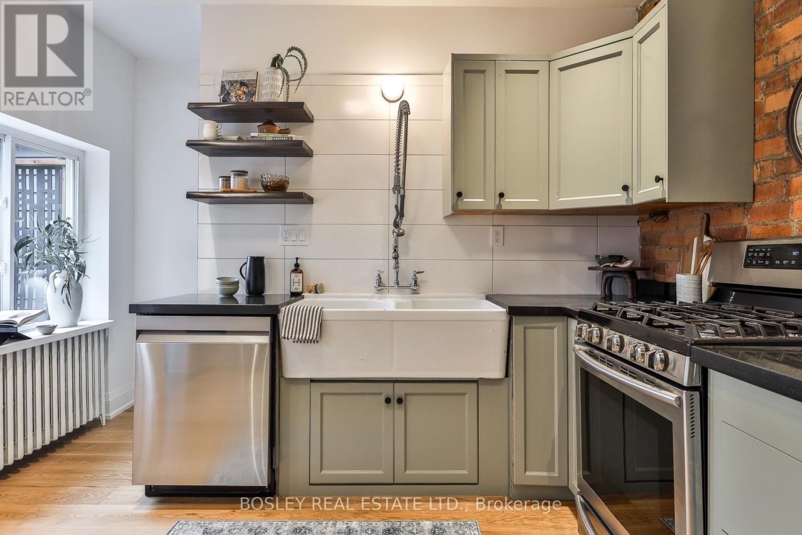 19 FERN AVENUE Image 15