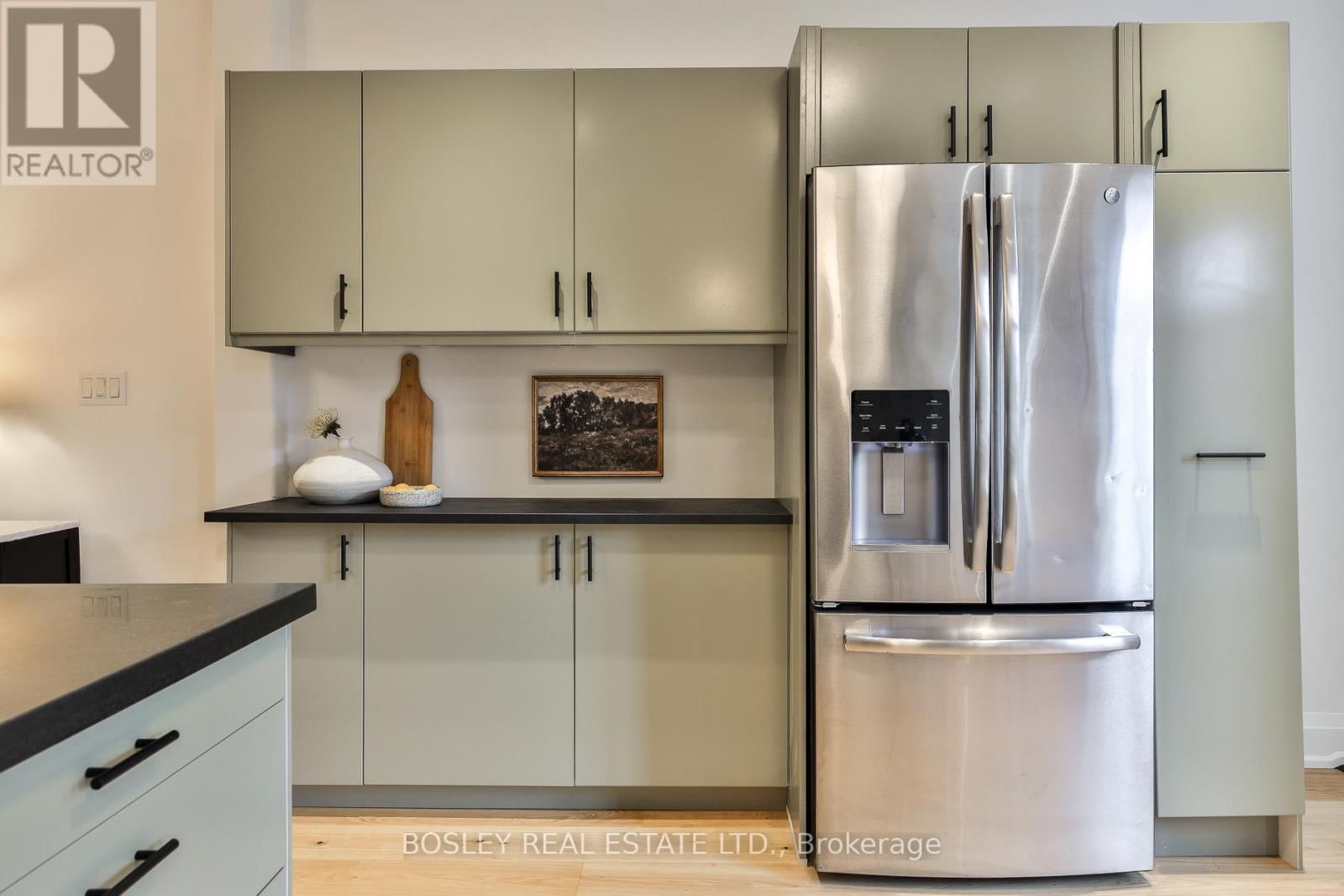 19 FERN AVENUE Image 19