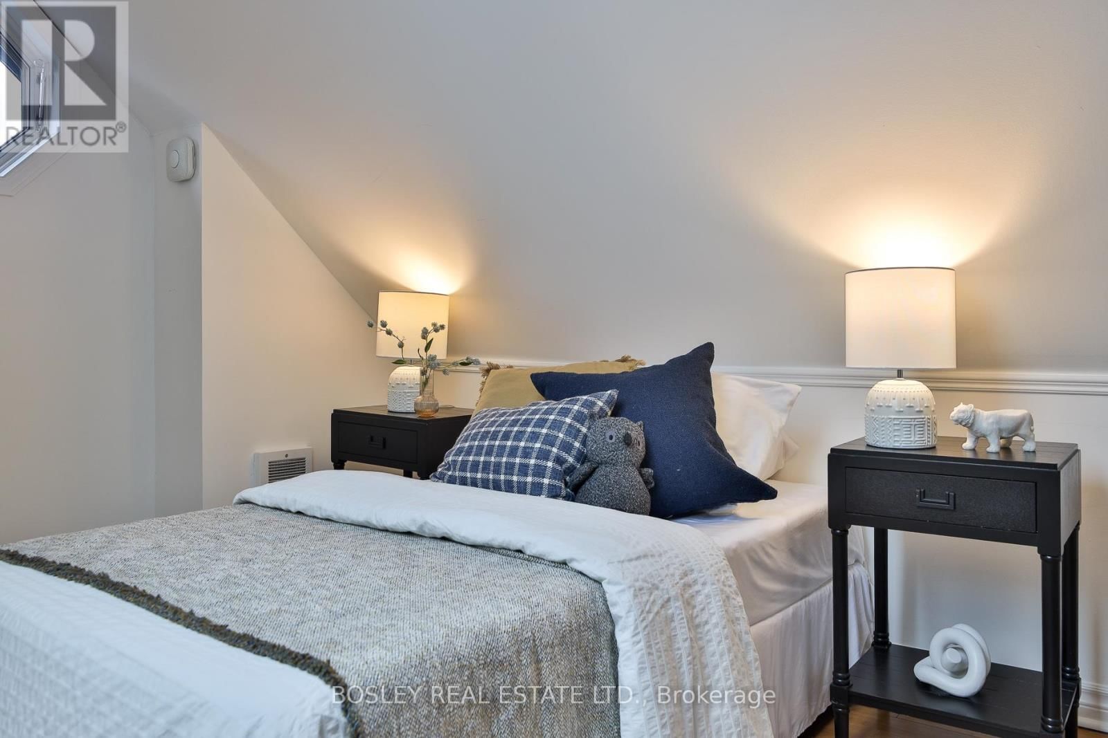 19 FERN AVENUE Image 37