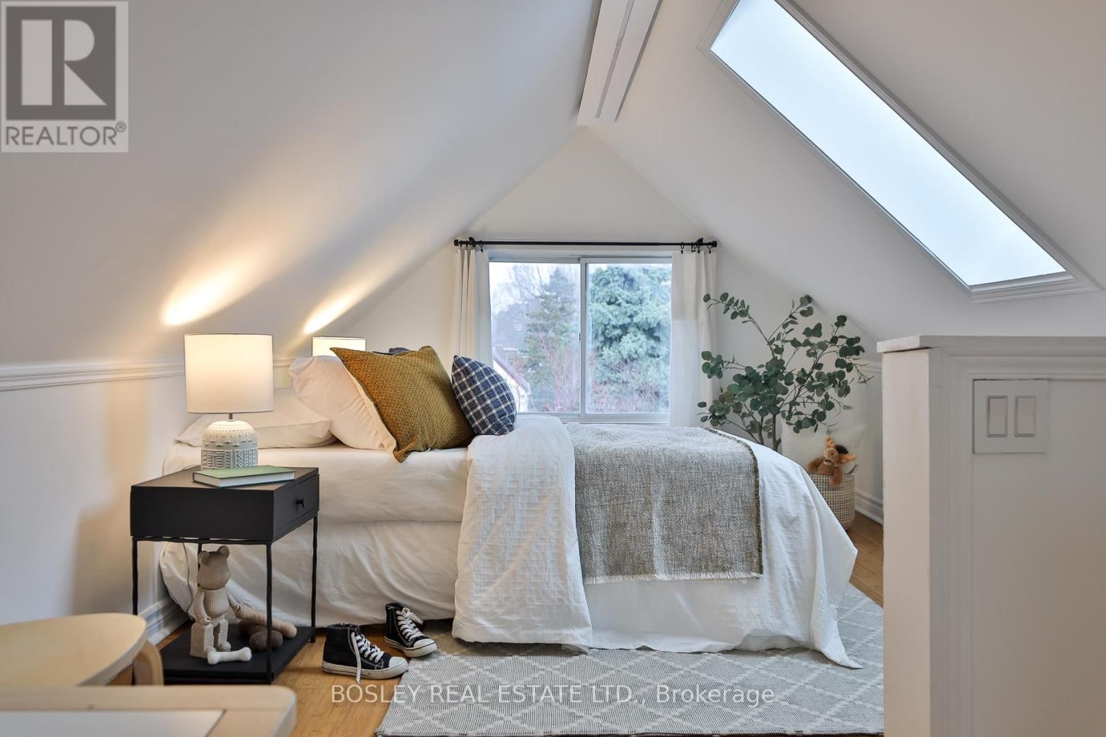 19 FERN AVENUE Image 39