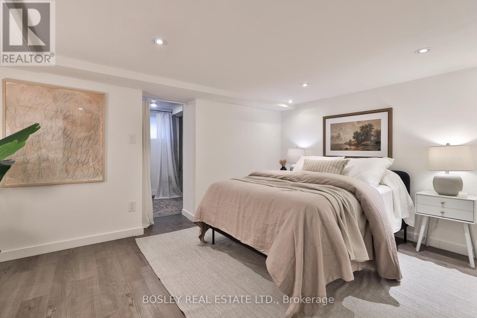 19 FERN AVENUE Image 42