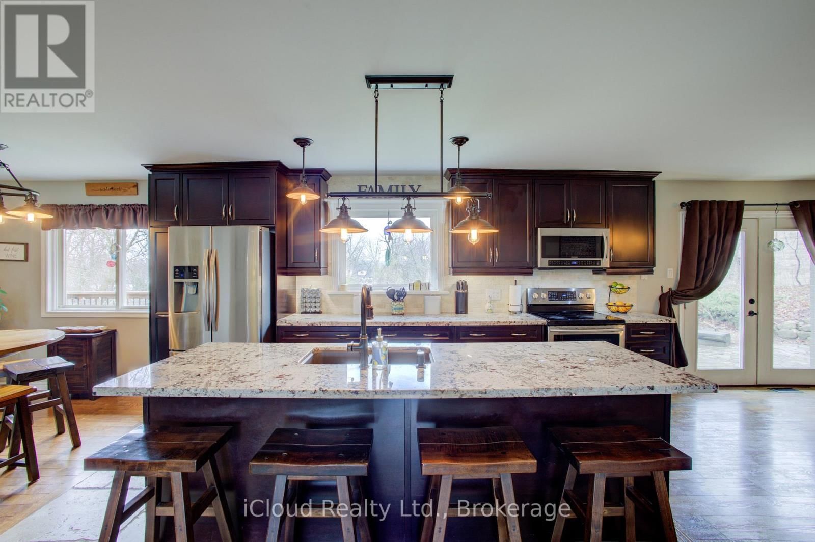 17 AGNES STREET Image 17