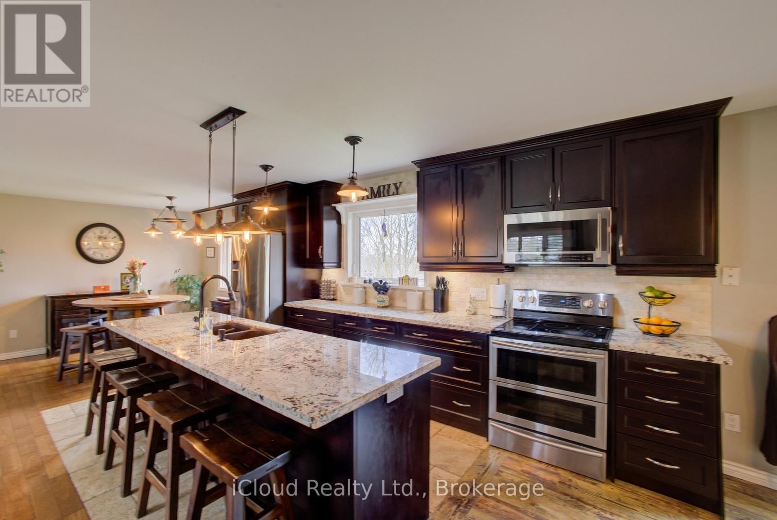 17 AGNES STREET Image 18