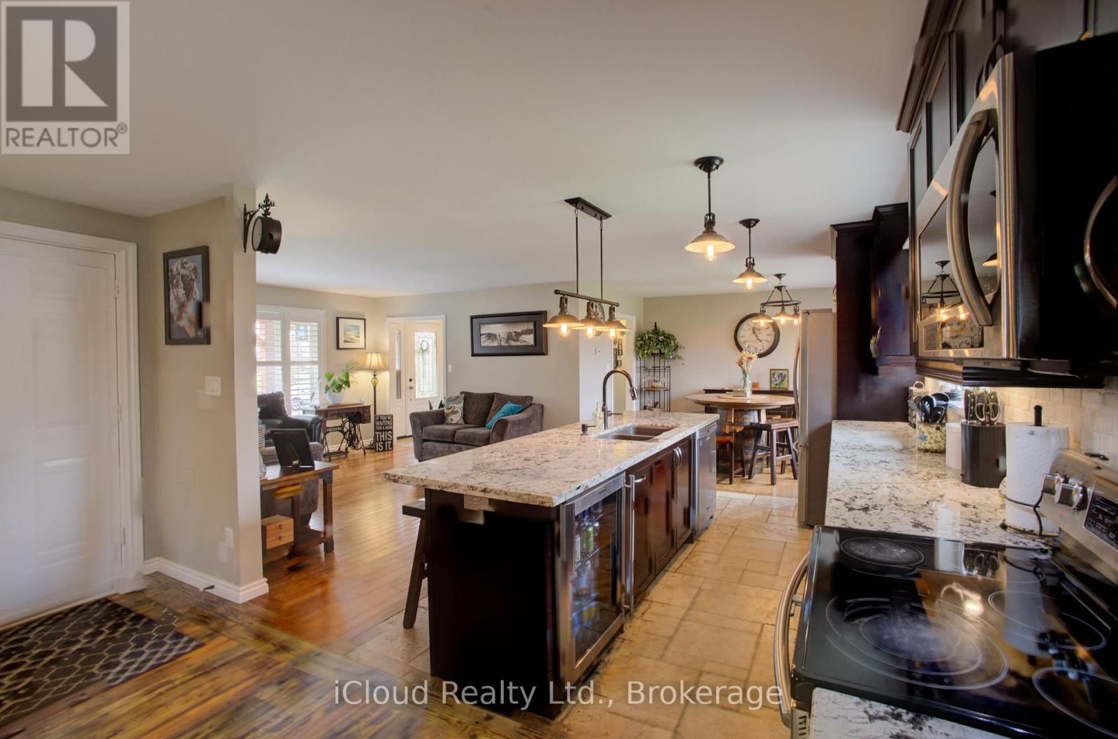 17 AGNES STREET Image 19