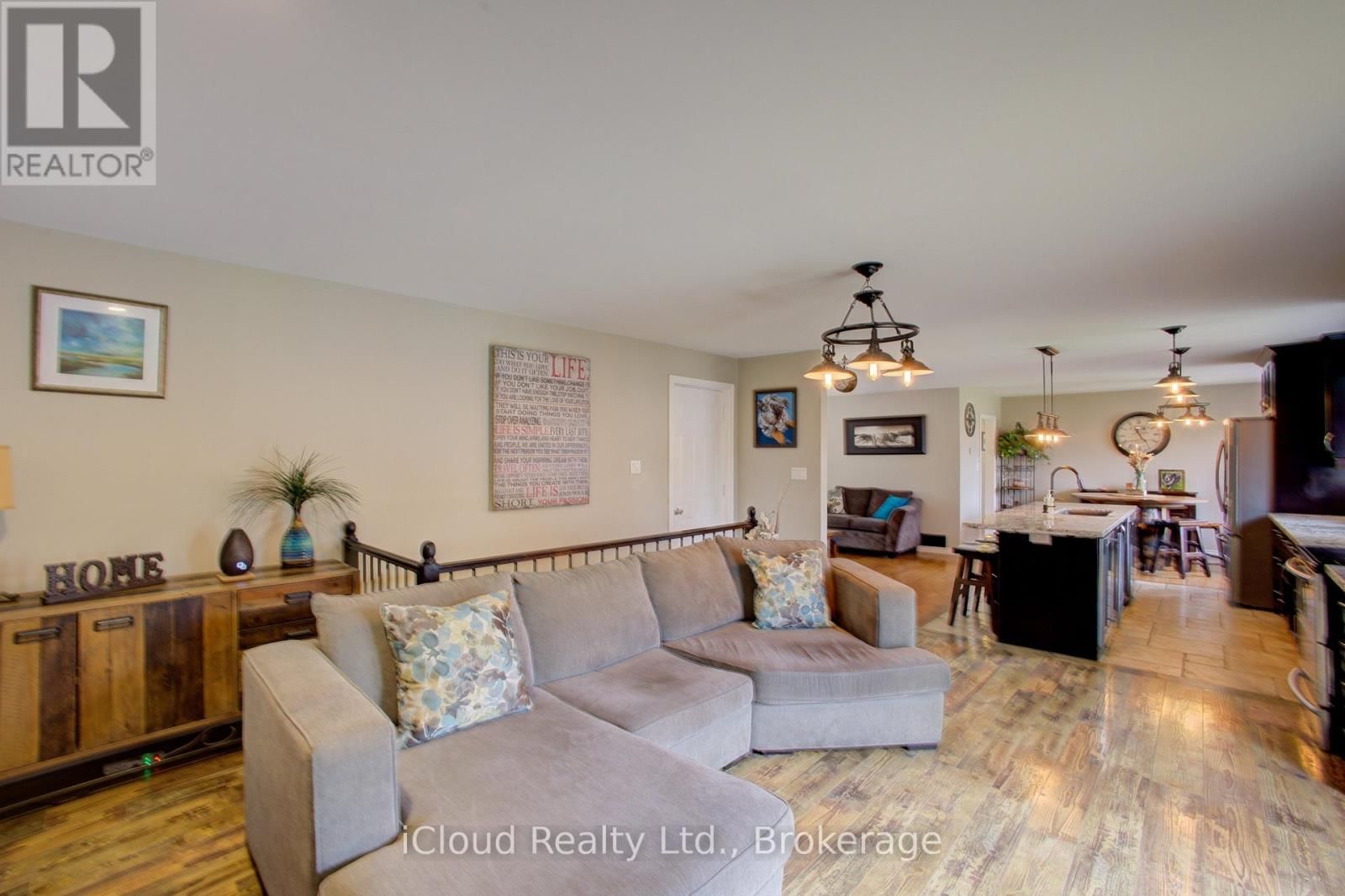 17 AGNES STREET Image 21