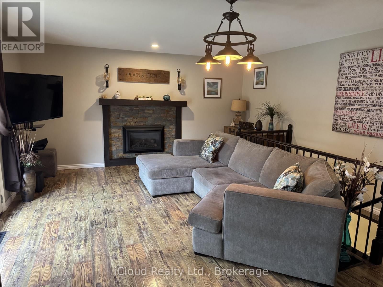 17 AGNES STREET Image 5