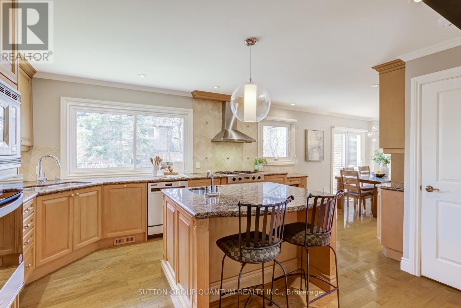 1166 GERAN CRESCENT Image 13