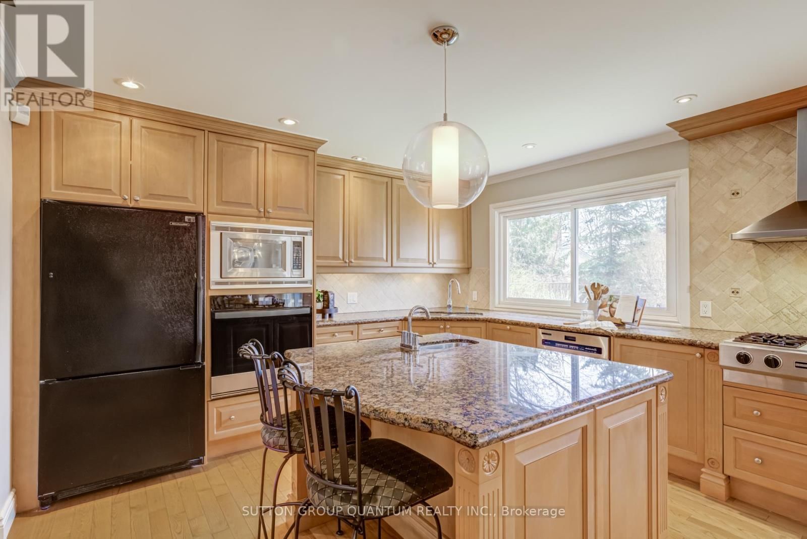 1166 GERAN CRESCENT Image 17