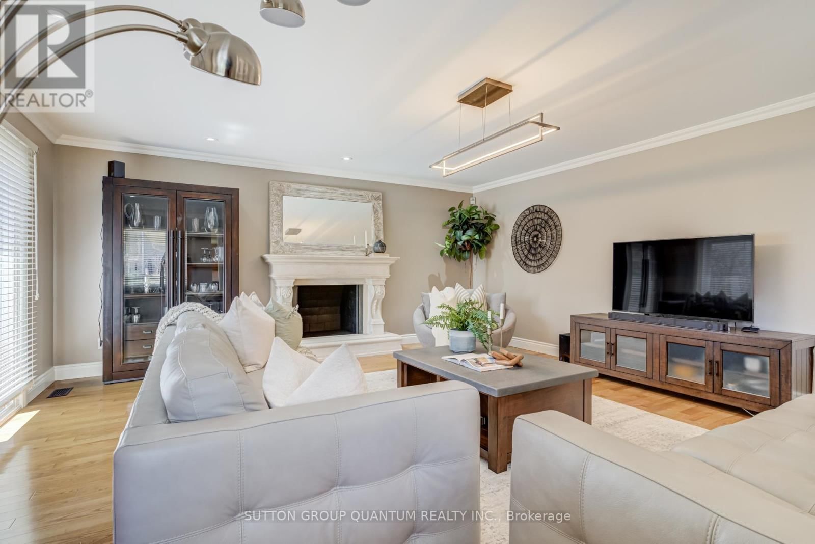 1166 GERAN CRESCENT Image 21