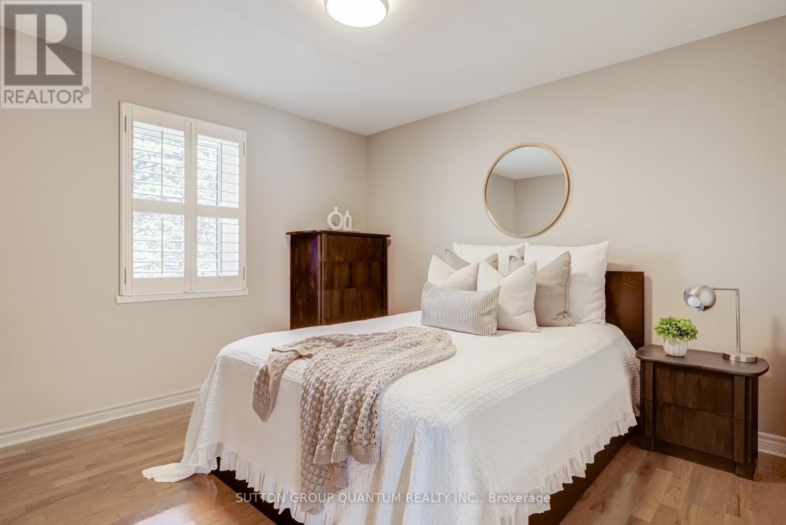 1166 GERAN CRESCENT Image 30