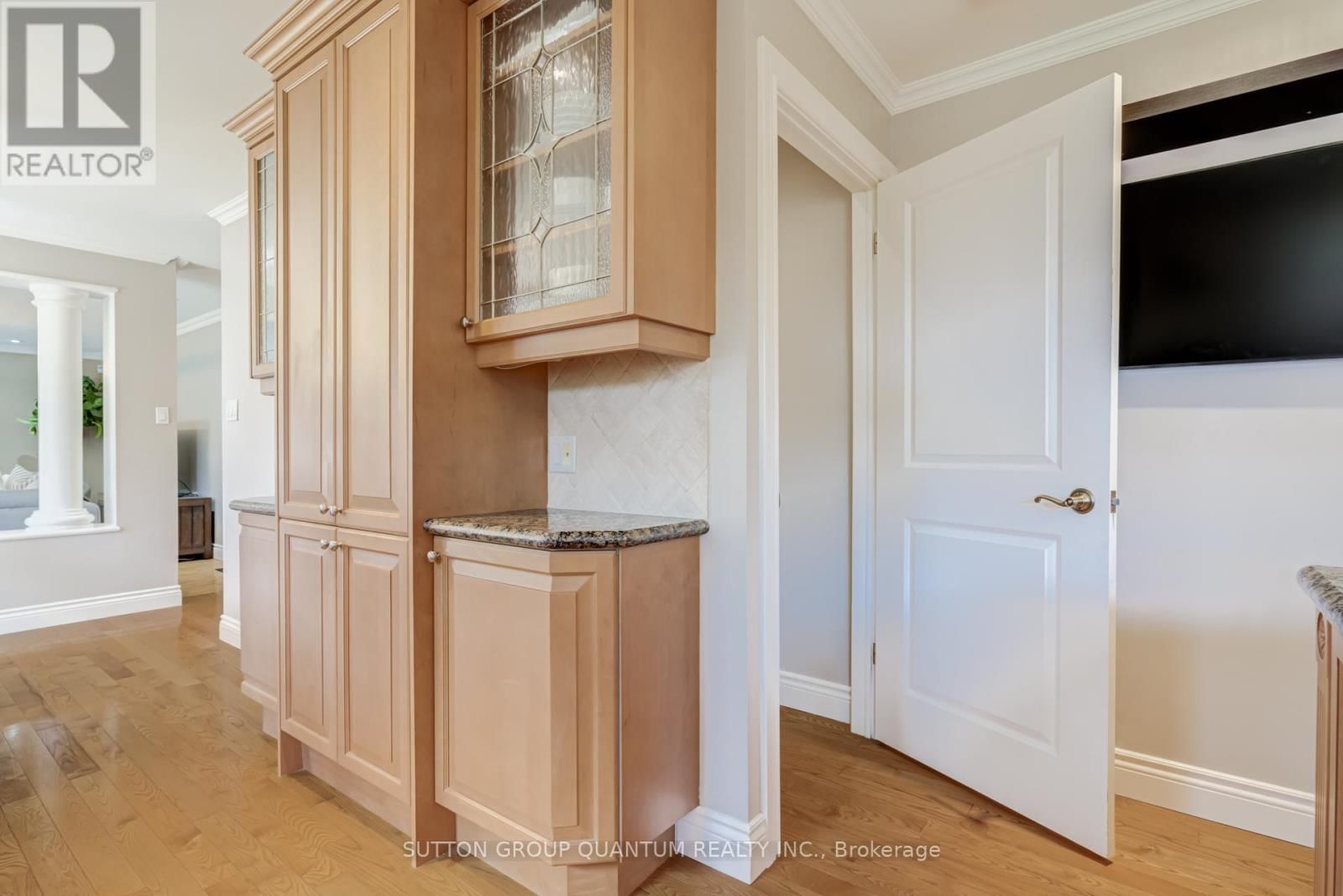 1166 GERAN CRESCENT Image 36