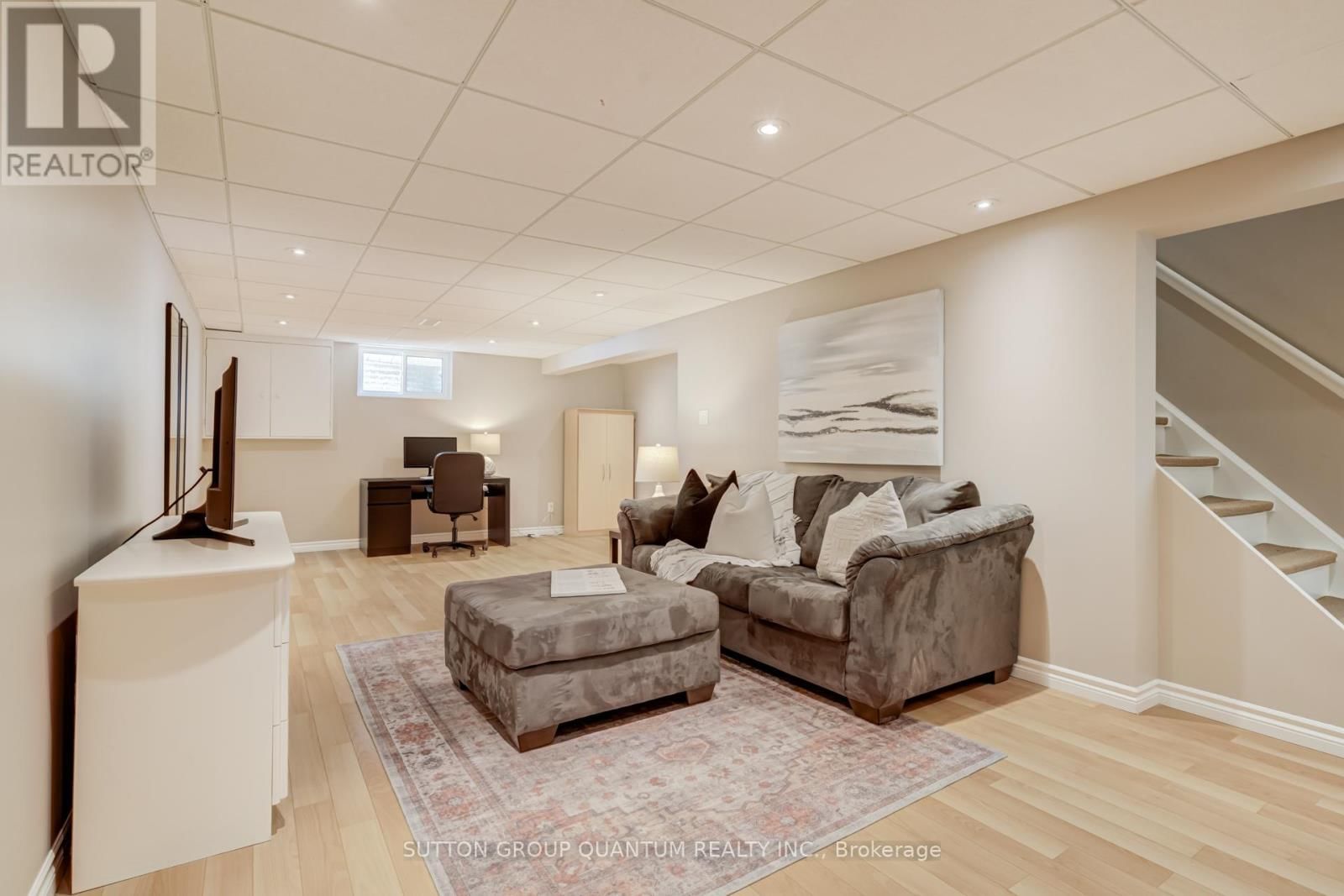 1166 GERAN CRESCENT Image 40