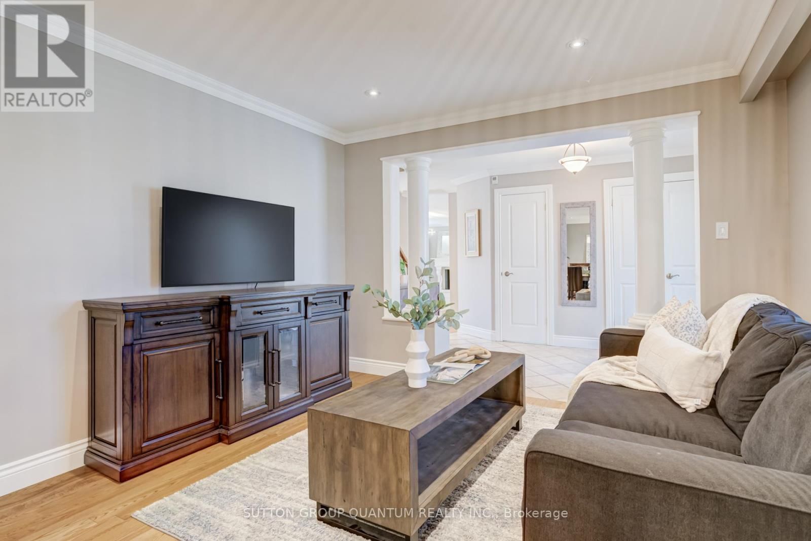 1166 GERAN CRESCENT Image 8