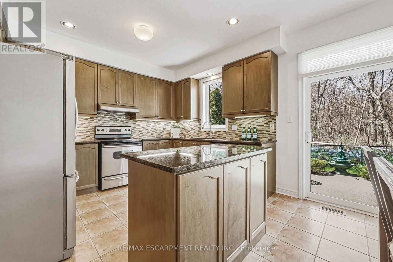 125 CREEK PATH AVENUE Image 11