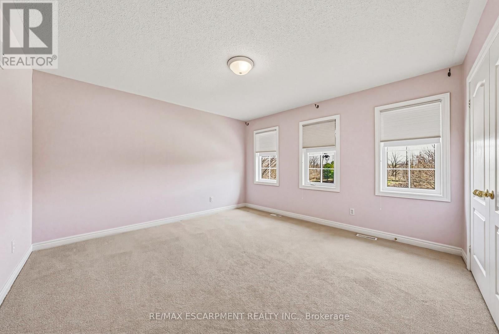 125 CREEK PATH AVENUE Image 27