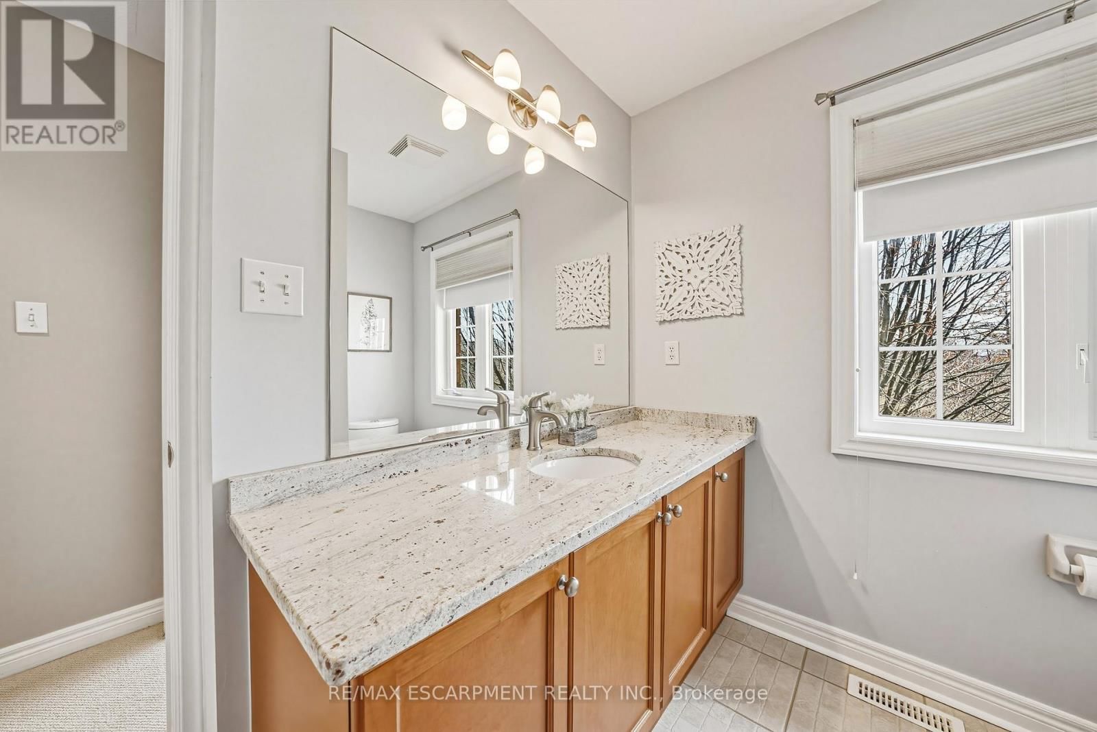 125 CREEK PATH AVENUE Image 31