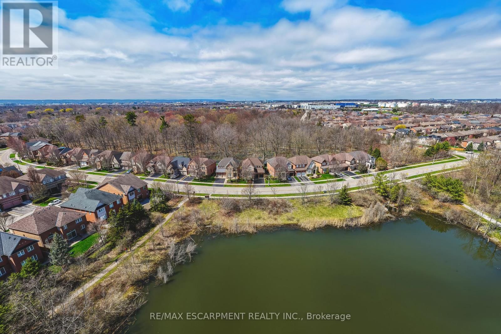 125 CREEK PATH AVENUE Image 44