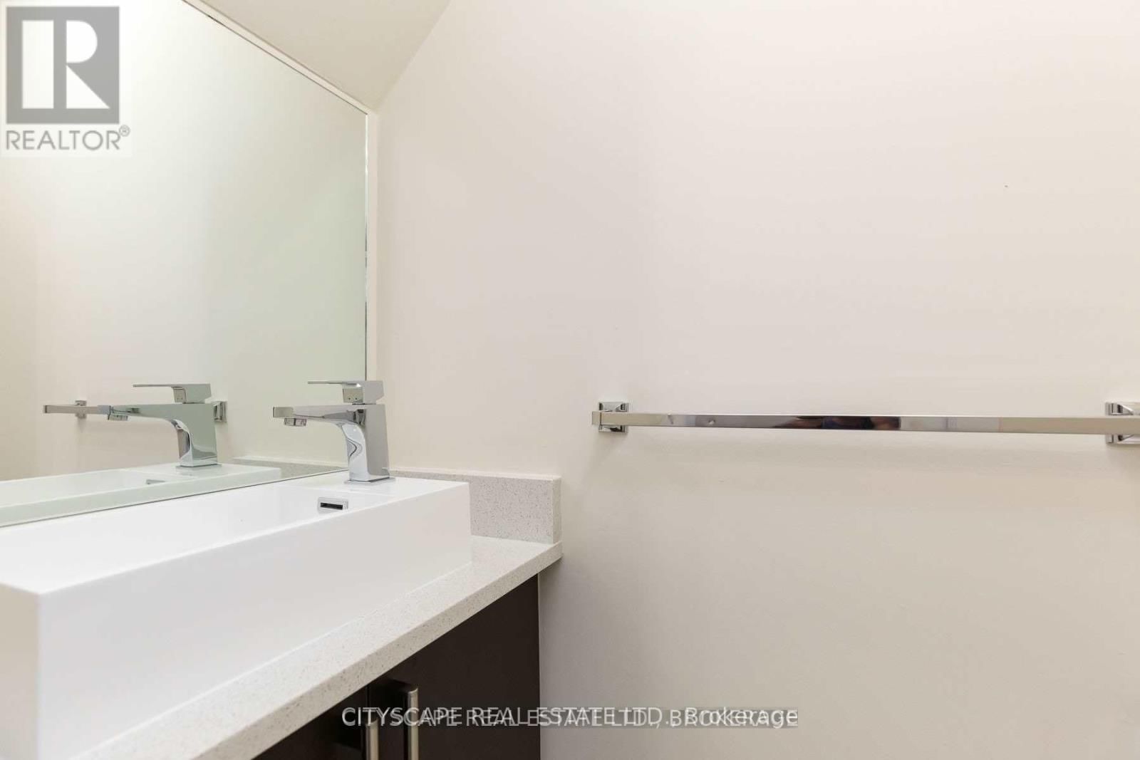 1060 LANSDOWNE AVENUE Image 19