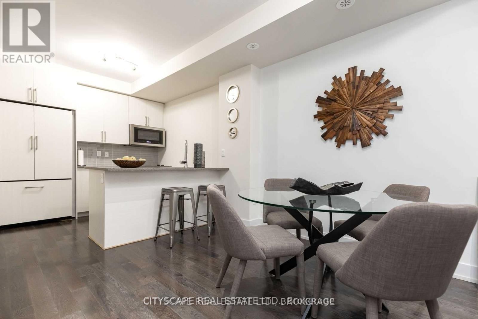 1060 LANSDOWNE AVENUE Image 5