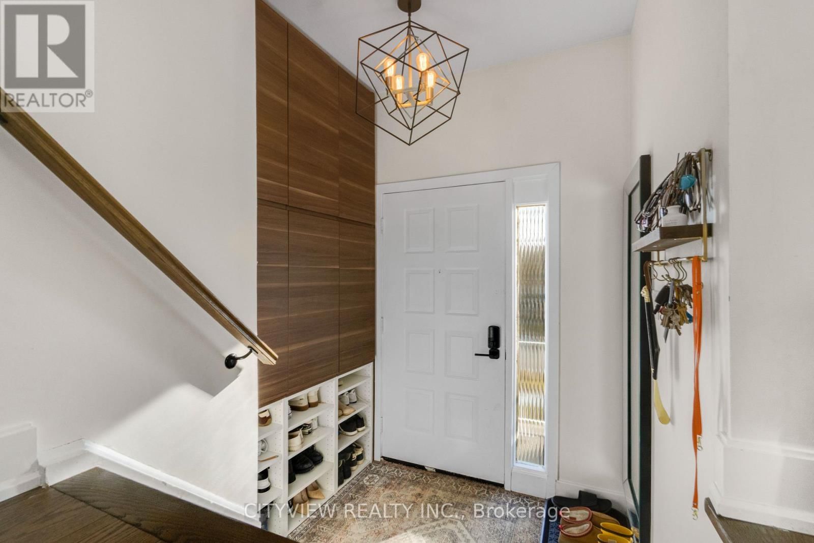 64 FOXACRE ROW Image 11