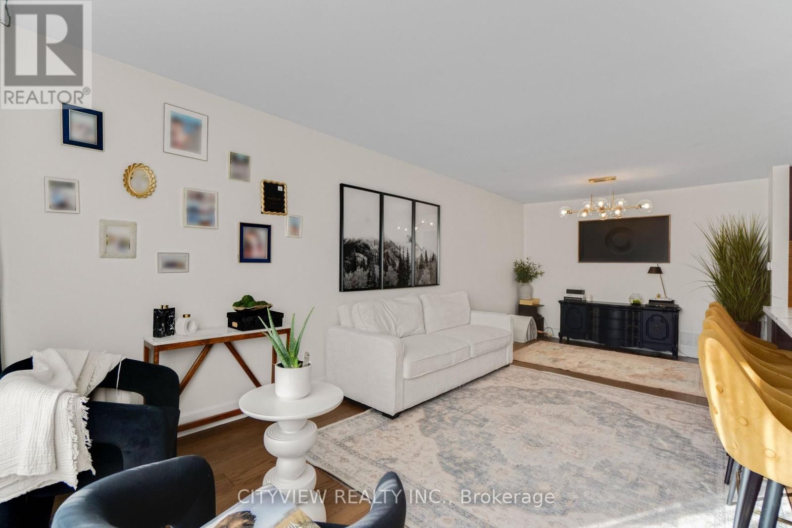 64 FOXACRE ROW Image 17