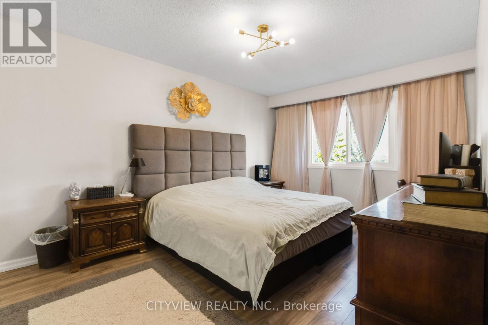 64 FOXACRE ROW Image 20