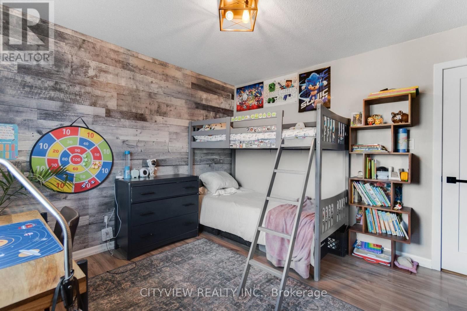 64 FOXACRE ROW Image 22