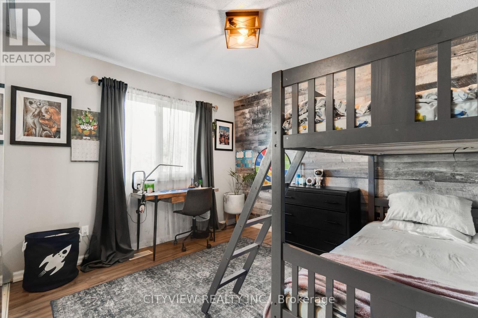 64 FOXACRE ROW Image 23